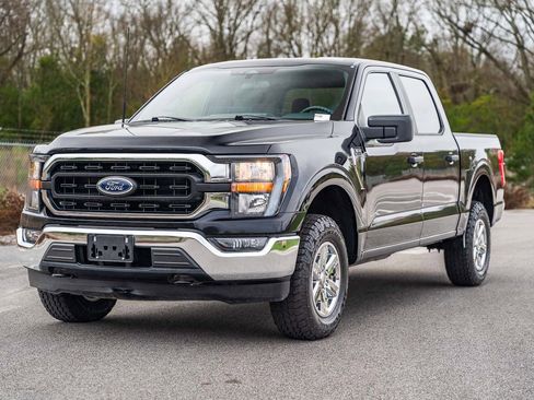 Used 2023 Ford F150 XLT image 3