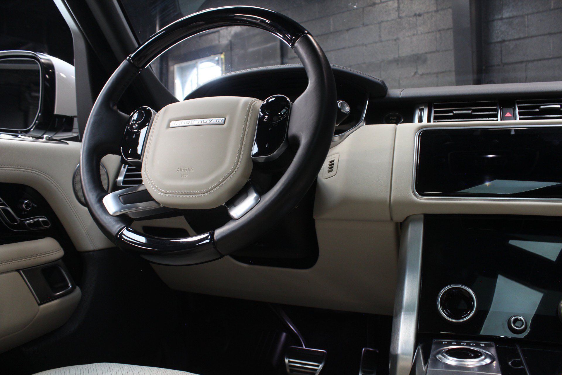 Used 2022 Land Rover Range Rover P525 Westminster Edition AWD/4WD image 55