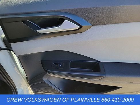 Certified 2023 Volkswagen Taos SE image 41