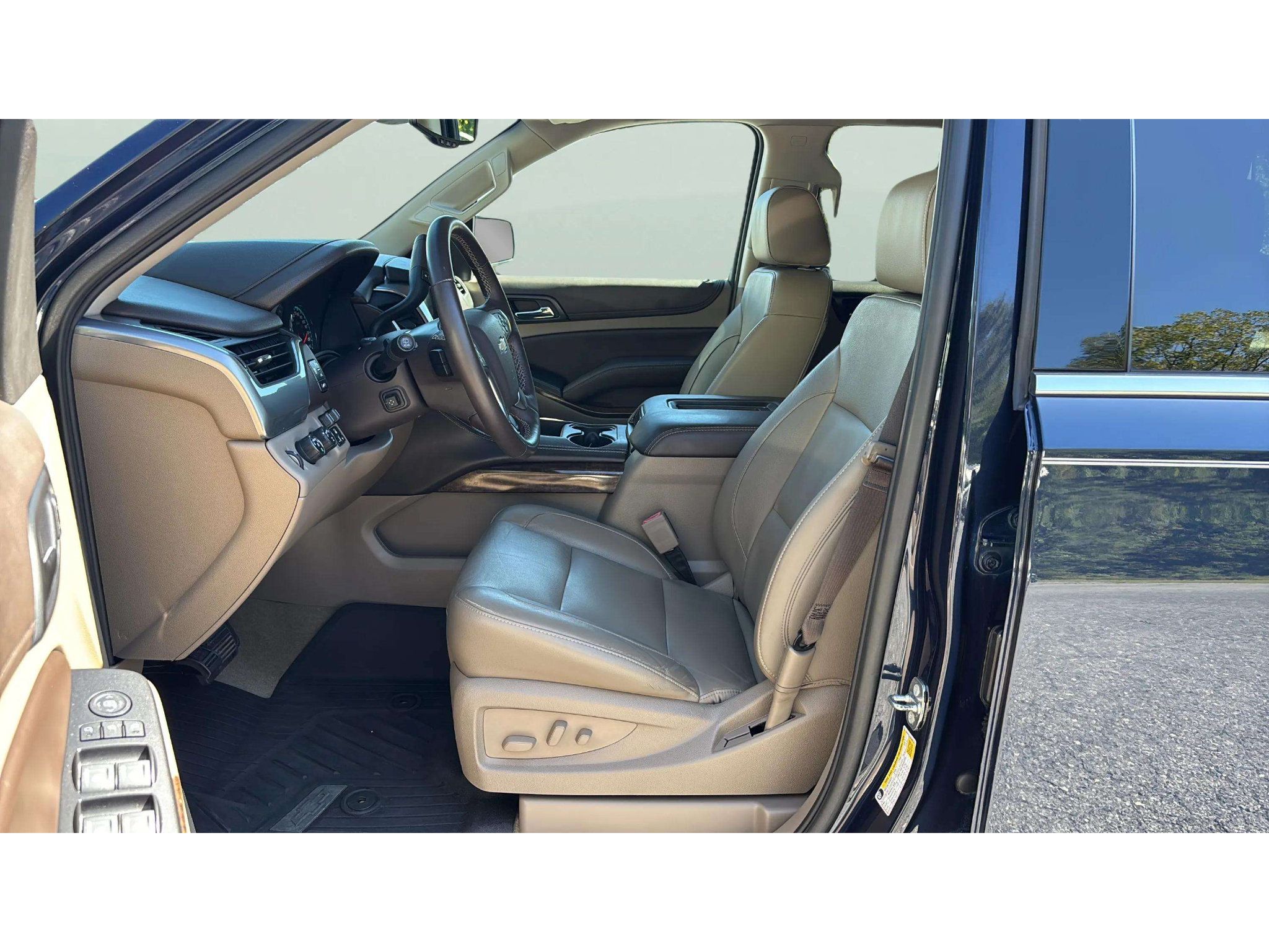 Used 2017 Chevrolet Tahoe LT AWD/4WD image 13