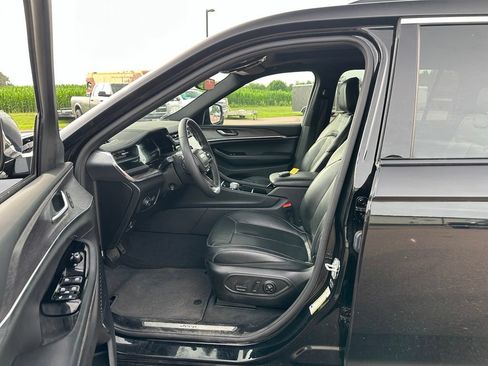 Used 2023 Jeep Grand Cherokee L Overland AWD/4WD image 10