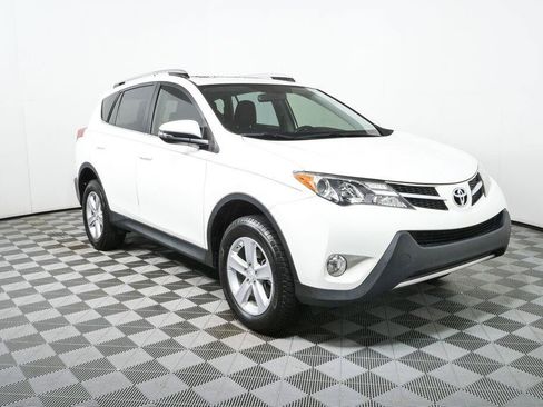 Used 2014 Toyota RAV4 XLE FWD image 1