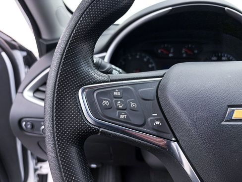 Used 2025 Chevrolet Malibu LS image 25