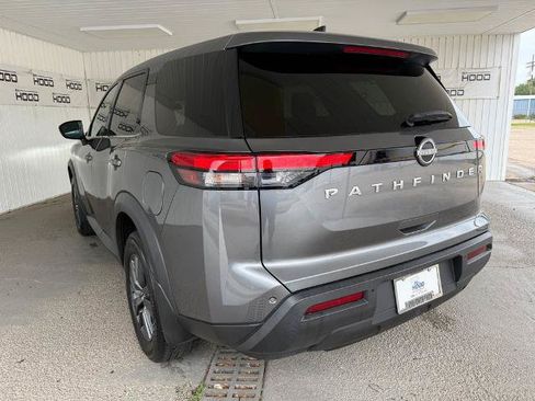Used 2023 Nissan Pathfinder S FWD image 2