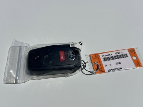 Used 2024 Toyota Tacoma TRD Off-Road image 36