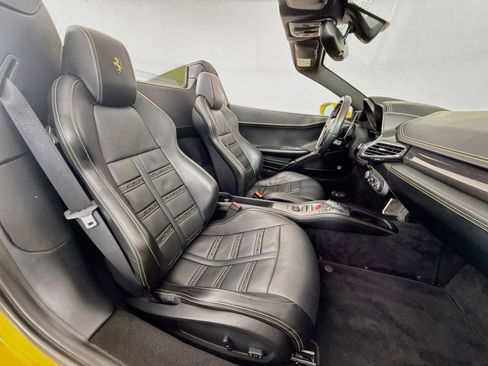 Certified 2015 Ferrari 458 Spider RWD image 20