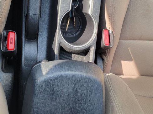 Used 2016 Hyundai Elantra SE w/ Option Group 02 image 16