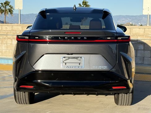 Certified 2023 Lexus RZ 450e Premium image 10