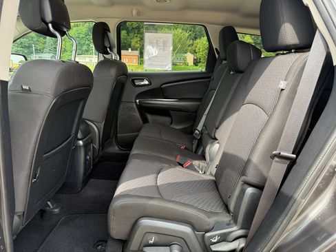 Used 2017 Dodge Journey SXT w/ Comfort/Convenience Group AWD/4WD image 34