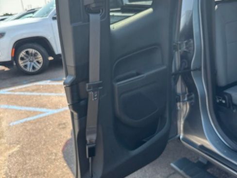 Used 2022 Chevrolet Colorado W/T RWD image 25