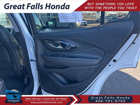 Used 2023 GMC Terrain AT4 image 25