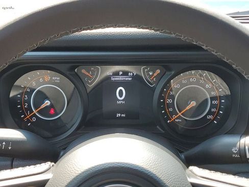 New 2025 Jeep Gladiator Sport image 25