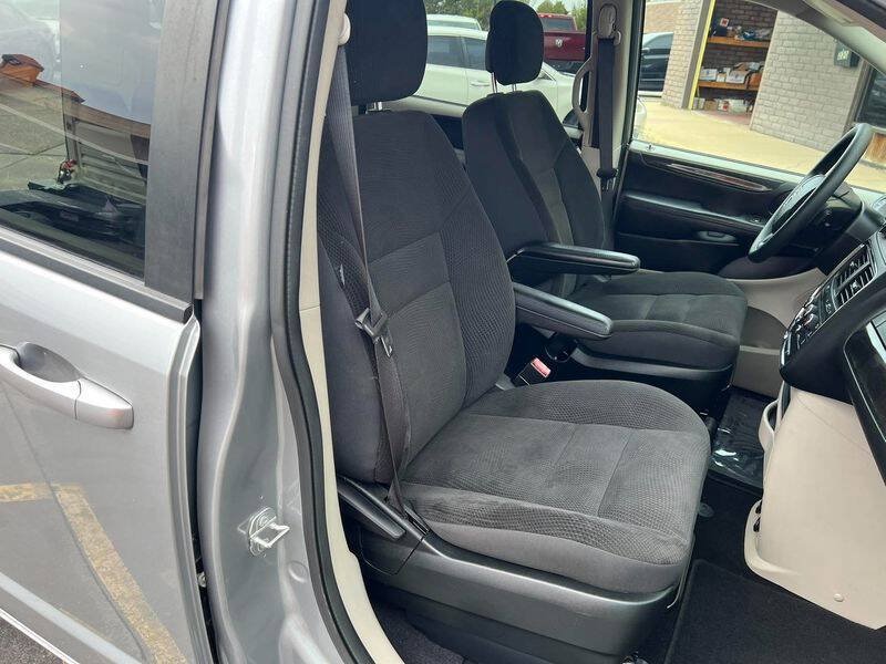 Used 2018 Dodge Grand Caravan SE w/ UConnect Hands-Free Group FWD image 31