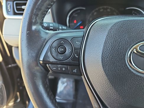 Used 2019 Toyota RAV4 Limited image 17