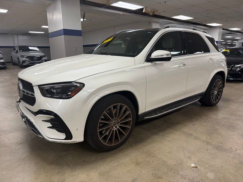 Certified 2024 Mercedes-Benz GLE 450e 4MATIC image 2