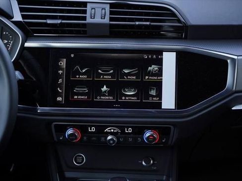 New 2025 Audi Q3 2.0T Premium image 10