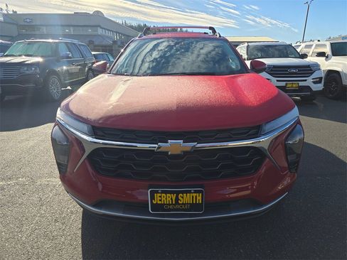 New 2026 Chevrolet Trax LT w/ Driver Confidence Package image 9