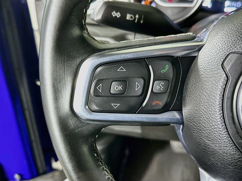 Used 2019 Jeep Wrangler Unlimited Sahara AWD/4WD image 16