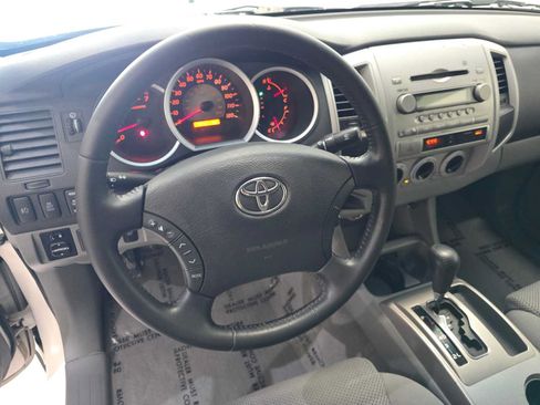 Used 2008 Toyota Tacoma PreRunner RWD image 2