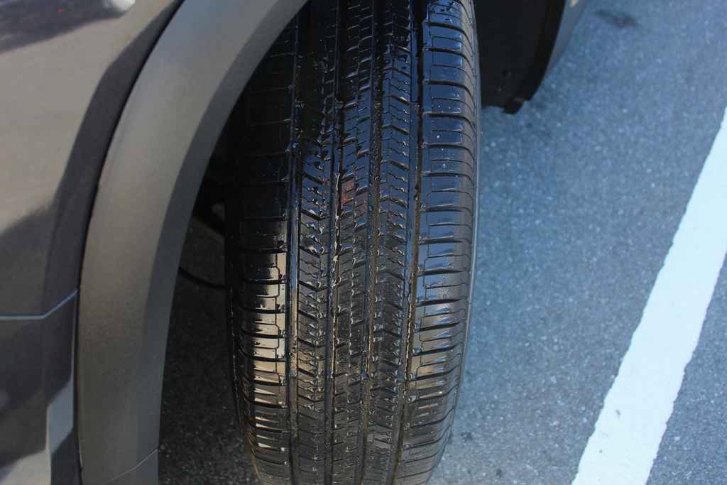Used 2017 GMC Acadia SLE w/ Driver Alert Package I AWD/4WD image 33