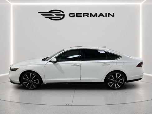 Used 2023 Honda Accord Touring image 6