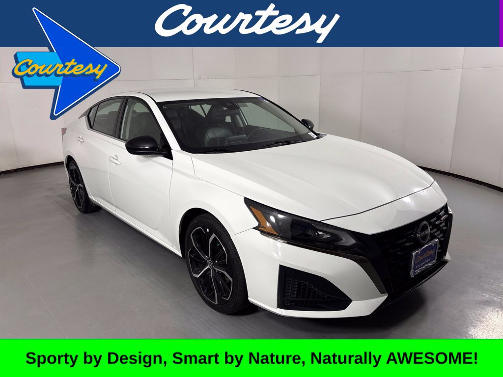 Used 2024 Nissan Altima 2.5 SR FWD image 1