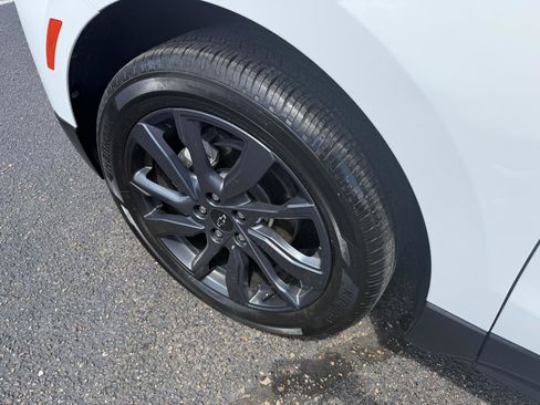 Used 2024 Chevrolet Equinox RS FWD image 10
