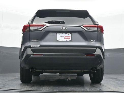 Used 2020 Toyota RAV4 XLE image 20