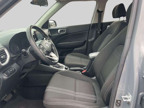 Used 2022 Hyundai Venue SEL FWD image 12
