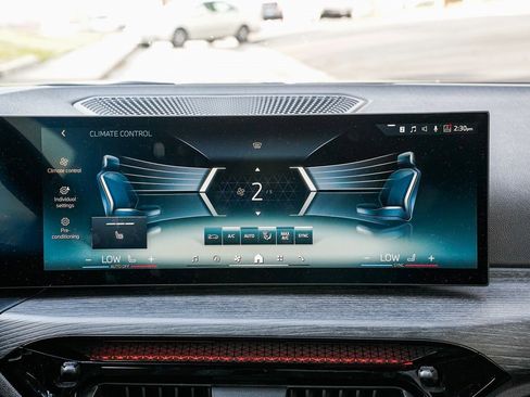 Used 2025 BMW i4 xDrive40i image 12