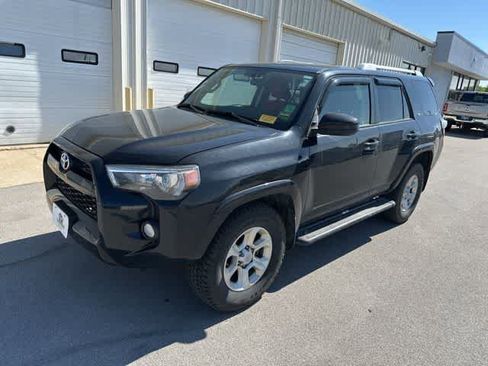 Used 2015 Toyota 4Runner SR5 image 2