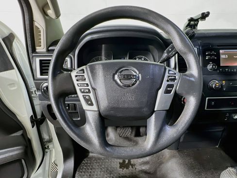 Used 2017 Nissan Titan S RWD image 17