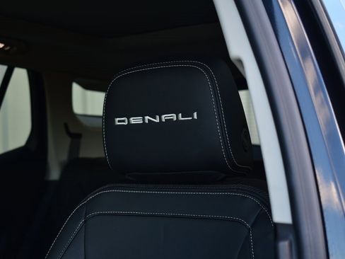 Used 2024 GMC Terrain Denali w/ Denali Premium Package image 19