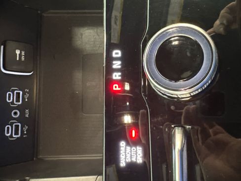 Used 2024 Jeep Grand Cherokee Altitude image 43