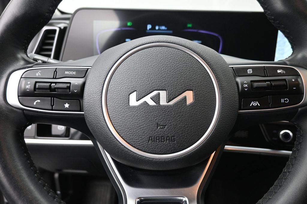 Used 2024 Kia Sportage EX AWD/4WD image 17