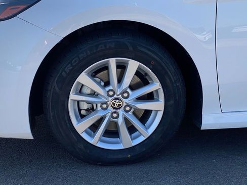 Used 2025 Toyota Camry LE image 30