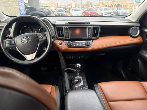 Used 2017 Toyota RAV4 Platinum image 10