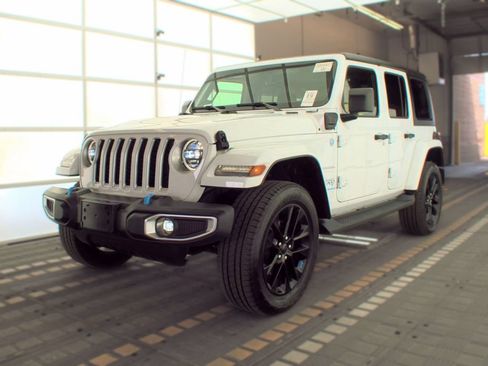 Used 2023 Jeep Wrangler Unlimited Sahara w/ Cold Weather Group AWD/4WD image 1