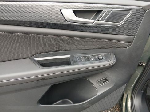 New 2025 Volkswagen Atlas Cross Sport SEL image 11