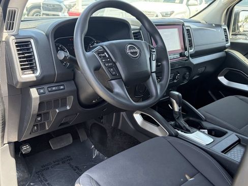Used 2022 Nissan Frontier 2WD Crew Cab image 15