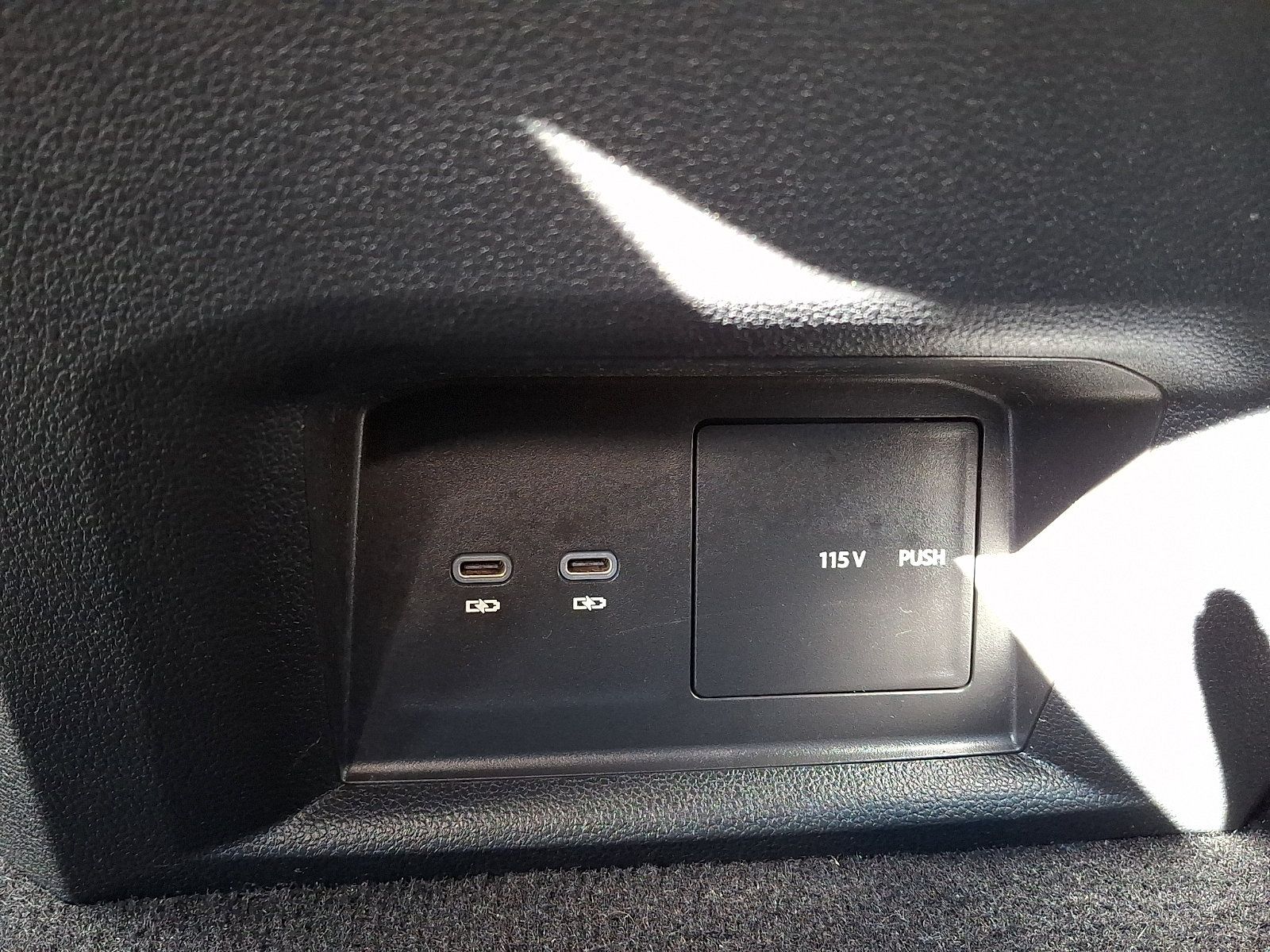 Used 2023 Volkswagen Atlas SE AWD/4WD image 13