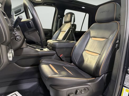 Used 2024 GMC Yukon AT4 w/ Technology Package AWD/4WD image 10