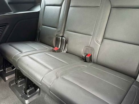 Used 2022 Chevrolet Tahoe Z71 w/ Luxury Package image 12