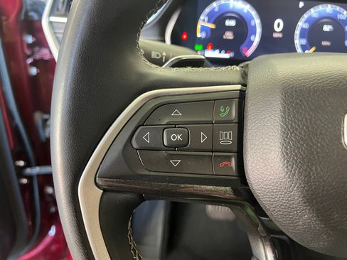 Used 2023 Jeep Grand Cherokee L Laredo AWD/4WD image 17
