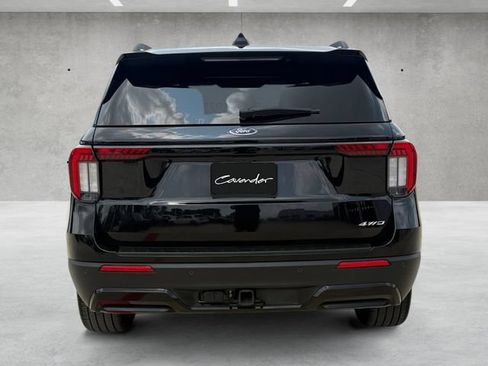 Used 2025 Ford Explorer ST-Line w/ ST-Line Street Pack AWD/4WD image 16