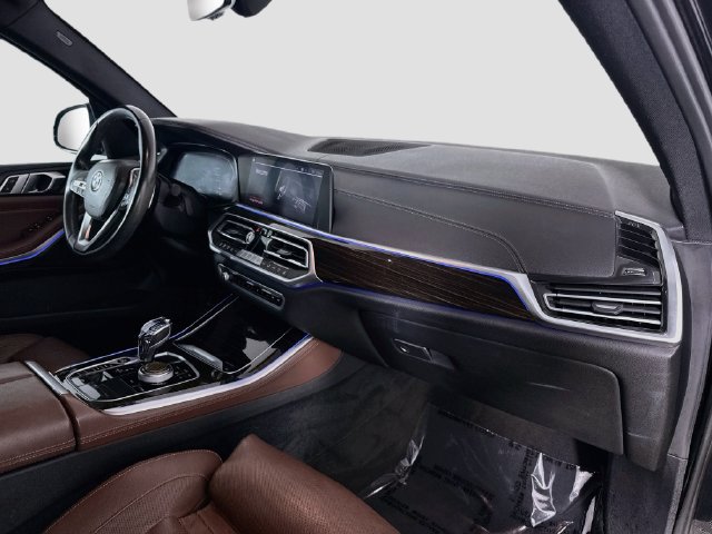 Used 2020 BMW X5 sDrive40i w/ Luxury Seating Package RWD image 29