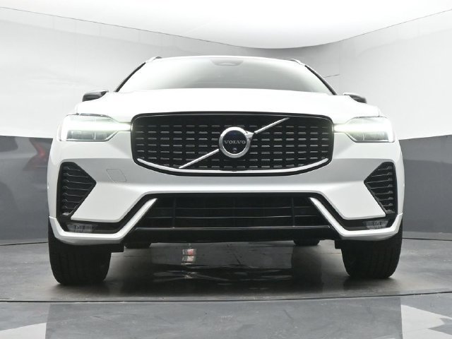 Used 2024 Volvo XC60 B5 Plus w/ Protection Package Premier AWD/4WD image 37