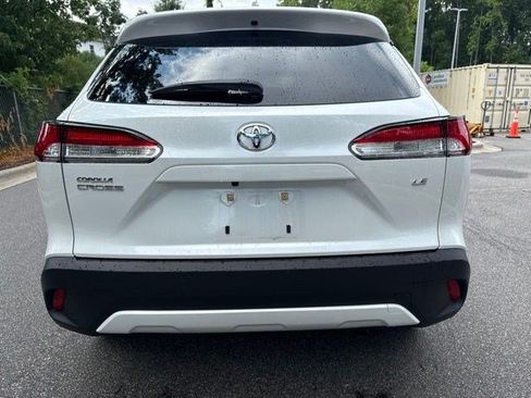 Used 2022 Toyota Corolla Cross LE FWD image 6