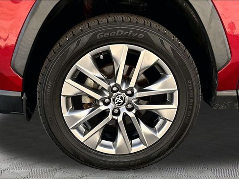 Used 2022 Toyota RAV4 XLE Premium FWD image 11