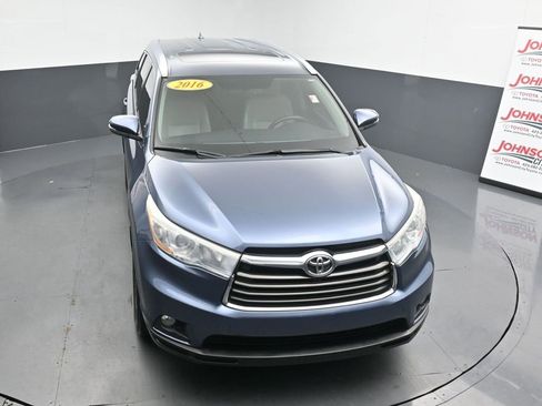Used 2016 Toyota Highlander XLE image 32